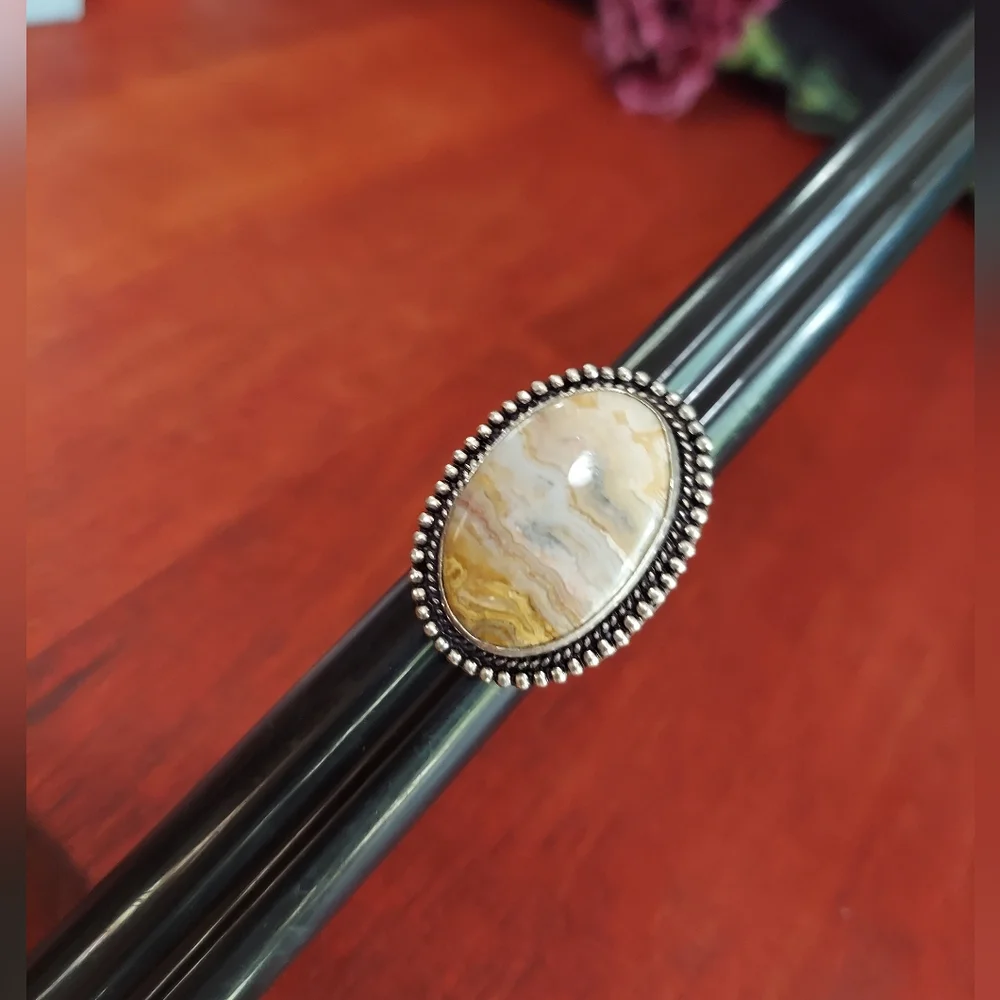 Handcrafted Mexican Crazy Lace Agate Oversized Oval Ring (7) - Picture 10 of 16